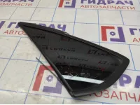 Стекло кузовное глухое левое Volkswagen Polo Sedan (Mk5) 6RU845297A. Дефект уплотнителя.