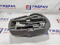 Ящик для инструментов Volkswagen Polo Sedan (Mk5) 6RU012115. Комплект на фото.