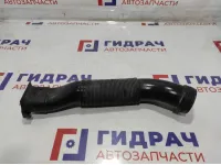Патрубок воздушного фильтра Volkswagen Polo Sedan (Mk5) 6R0129618B. Дефект.