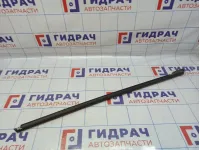 Накладка стекла заднего левого Volkswagen Polo Sedan (Mk5) 6RU8394775AP. Наружная.