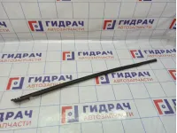 Накладка стекла заднего правого Volkswagen Polo Sedan (Mk5) 6RU8394785AP. Наружная.