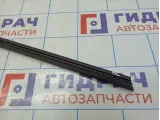 Уплотнитель стекла двери задней левой Volkswagen Polo Sedan (Mk5) 6RU8394795AP. Внутренний.