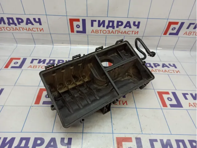 Корпус воздушного фильтра Volkswagen Polo Sedan (Mk5) 036129611M.