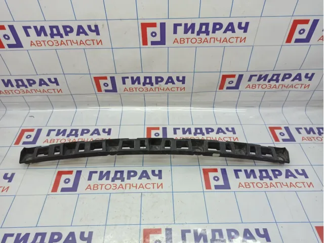 Направляющая заднего бампера Volkswagen Polo Sedan (Mk5) 6RU807863.