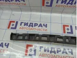 Направляющая заднего бампера Volkswagen Polo Sedan (Mk5) 6RU807863.