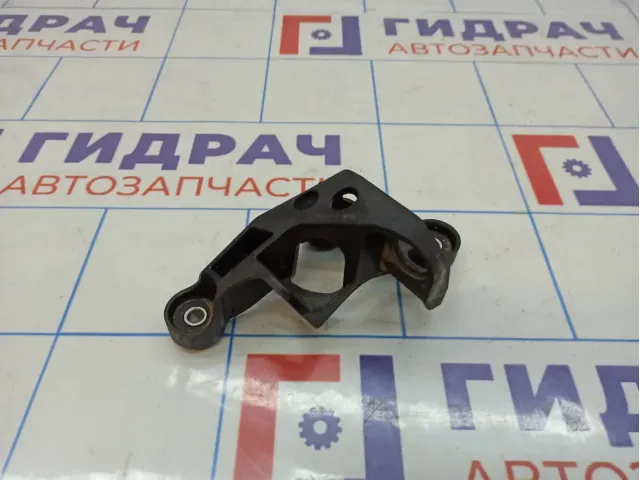 Кронштейн крепления троса КПП Volkswagen Polo Sedan (Mk5) 6Q0711789F