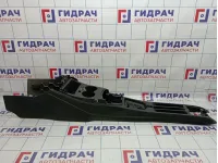 Консоль Volkswagen Polo Sedan (Mk5) 6RU863243B82V