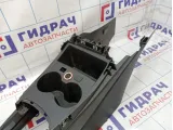 Консоль Volkswagen Polo Sedan (Mk5) 6RU863243B82V
