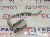 Петля крышки багажника правая Volkswagen Polo (MK5) 6RF827302A