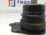 Опора двигателя правая Volkswagen Polo 6R0199167Q
