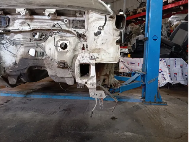 Лонжерон левый Volkswagen Polo Sedan (Mk5)