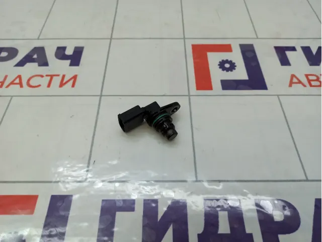Датчик положения распредвала Volkswagen Polo 030907601E