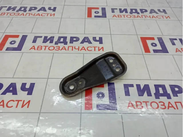 Кронштейн рычага переднего правый Volkswagen Polo 6R0199518