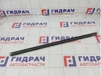 Уплотнитель стекла переднего левого Volkswagen Polo 6RU8374795AP