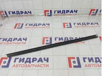 Уплотнитель стекла переднего правого Volkswagen Polo 6RU8374805AP