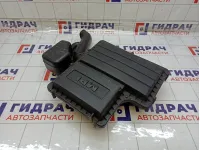 Корпус воздушного фильтра Volkswagen Polo 04E129607AR
