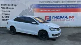 Уплотнитель стекла переднего правого Volkswagen Polo 6RU8374805AP