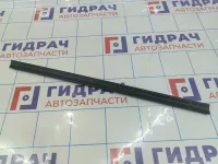 Уплотнитель стекла заднего левого Volkswagen Polo (Mk6) 5JA839479B