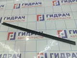 Уплотнитель стекла переднего правого Volkswagen Polo (Mk6) 5JA837480B