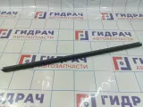 Уплотнитель стекла переднего правого Volkswagen Polo (Mk6) 5JA837480B