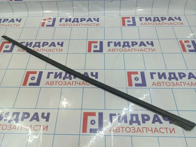 Накладка стекла переднего левого Volkswagen Polo (Mk6) 5JA837477