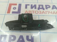 Направляющая переднего бампера правая Volkswagen Polo (Mk6) 6N5807184