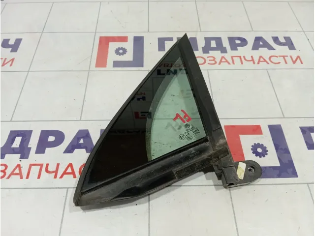 Стекло двери передней левой (форточка) Volkswagen Tiguan (Mk2) 5NA845113D