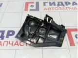 Направляющая заднего бампера правая Volkswagen Tiguan (Mk2) 5NR807394A