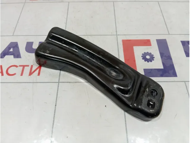 Кронштейн защиты двигателя правый Volkswagen Tiguan (Mk2) 5Q0825922