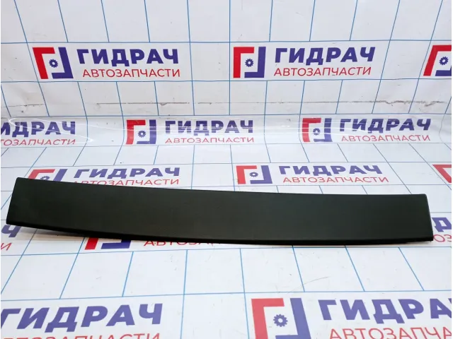 Обшивка двери багажника верхняя Volkswagen Tiguan (Mk2) 5NA86770782V