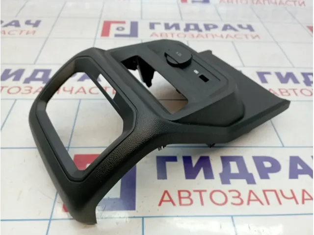Накладка центральной консоли задняя Volkswagen Tiguan (Mk2) 5NA864298G82V