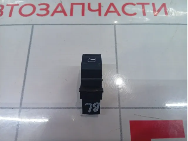 Кнопка стеклоподъемника Volkswagen Tiguan 7L6959855B