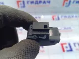 Кнопка центрального замка левая Volkswagen Tiguan 1K0962125B