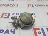 Насос вакуумный Volkswagen Tiguan 06H145100AD