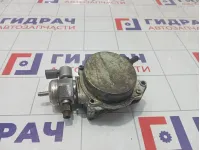 Насос вакуумный Volkswagen Tiguan 06H145100AD