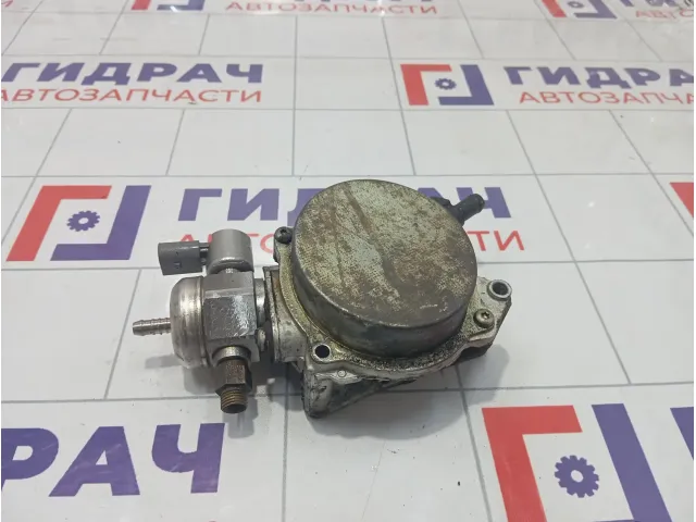 Насос вакуумный Volkswagen Tiguan 06H145100AD