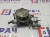 Насос вакуумный Volkswagen Tiguan 06H145100AD