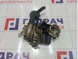 Насос масляный Volkswagen Tiguan 06J115105AB