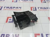 Кронштейн блока предохранителей Volkswagen Tiguan 1K0907361B