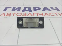 Фонарь подсветки номера Volkswagen Tiguan 1J5943021A