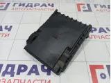 Крышка блока предохранителей Volkswagen Tiguan 1K0937132F