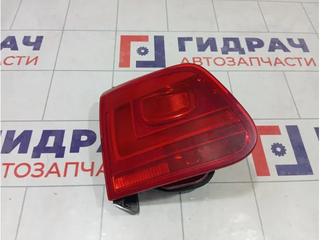 Фонарь задний внутренний левый Volkswagen Tiguan 5N0945093G