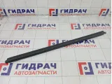 Уплотнитель стекла переднего правого Volkswagen Tiguan 5N08374805AP