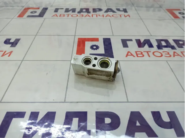 Клапан кондиционера Volkswagen Tiguan 1K0820679