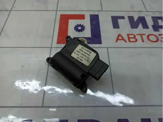 Моторчик заслонки отопителя (печки) Volkswagen Tiguan 3C0907511R