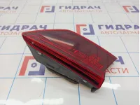 Фонарь задний внутренний левый Volkswagen Tiguan (Mk2) 5NA945307D.