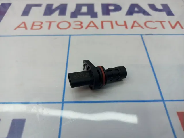 Датчик положения коленвала Volkswagen Tiguan (Mk2) 06H906433D.