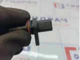 Датчик положения коленвала Volkswagen Tiguan (Mk2) 06H906433D.