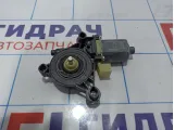 Моторчик стеклоподъемника передний правый Volkswagen Tiguan (Mk2) 5Q0959801B.