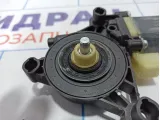 Моторчик стеклоподъемника передний правый Volkswagen Tiguan (Mk2) 5Q0959801B.